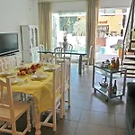بيت للعطل Mon Repos Con Piscina Y A/a